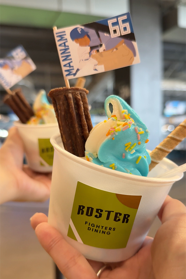 ファイターズブルーが爽やかなソフトにチュロスを添えて♡