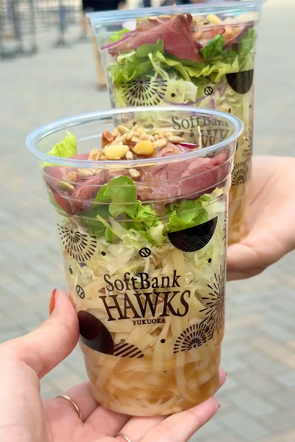 自家製ソースが旨みを引き立てる!ローストビーフのサラダパスタ