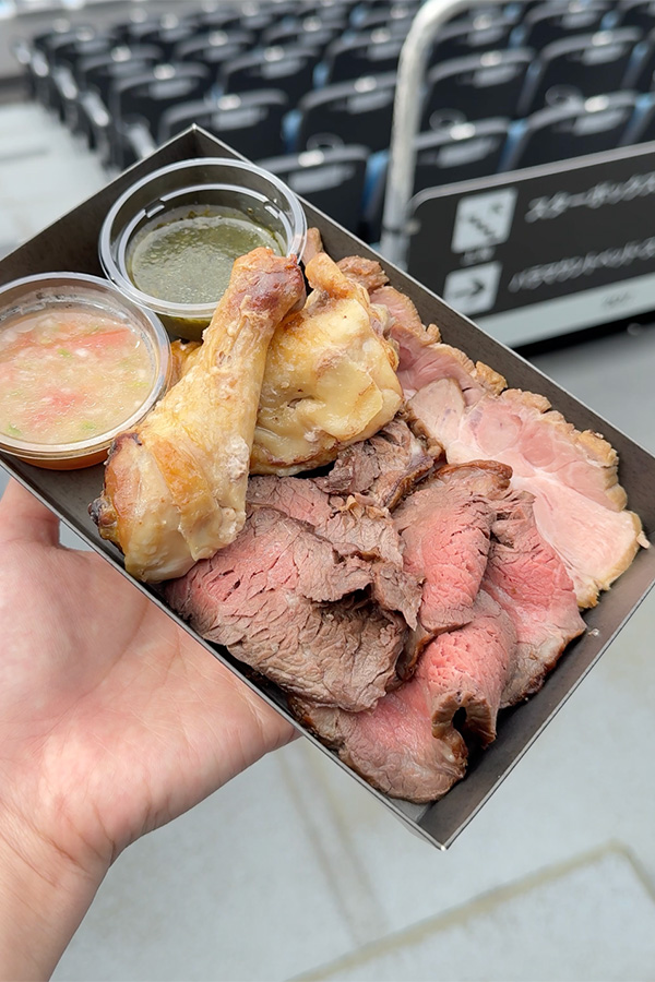 本格肉料理を堪能！　シュラスコ専門店の贅沢プレート