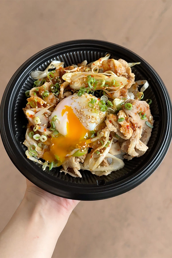 ご飯と一緒にかきこみたい！古賀悠斗選手のスタミナガッツ丼
