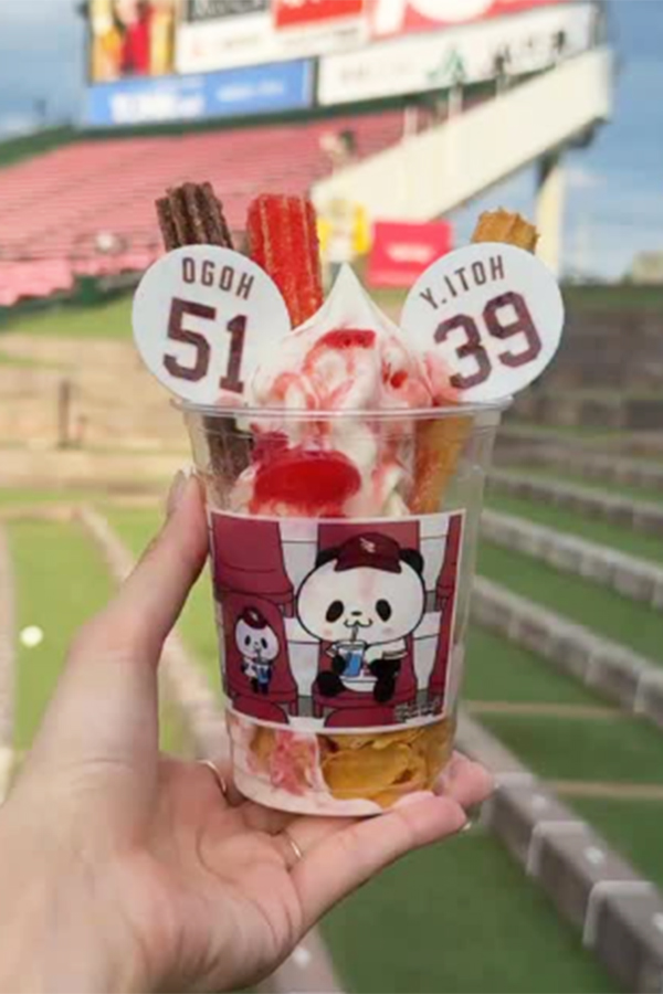 "おごゆき"プロデュース!チュロスをソフトクリームにディップして🍦
