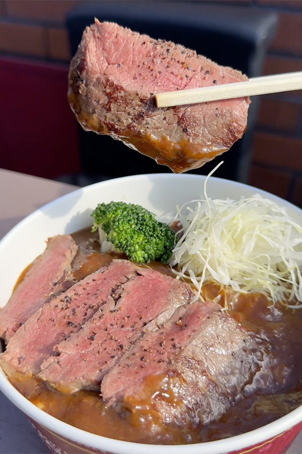 最強の組み合わせ🔥ミディアムレアのステーキ×カレーライス