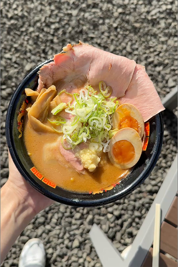 これぞ札幌味噌ラーメン!王道の一杯を球場で
