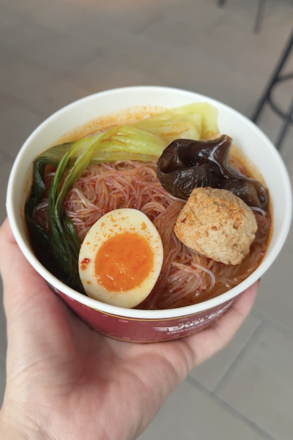 春雨をつるっと！トッピングも大満足の麻辣湯