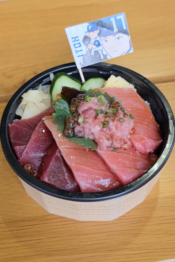 市場直送！新鮮な本マグロを贅沢に使った丼