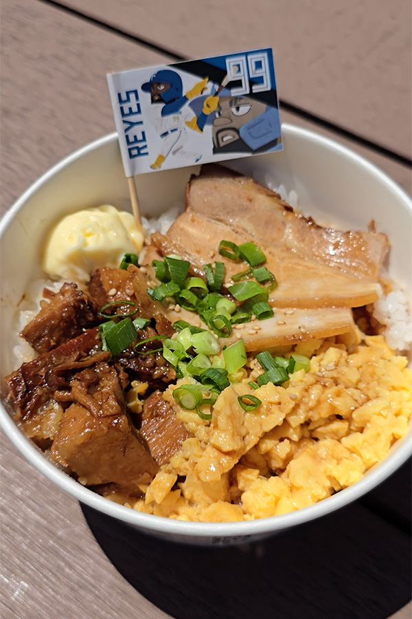 たまごそぼろと味しみしみのチャーシュー丼