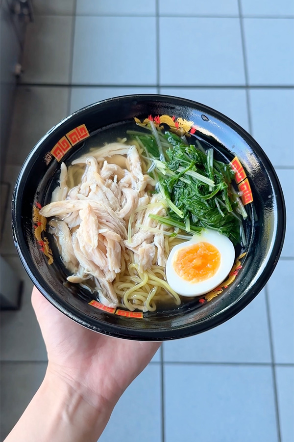 塩気とのどごしのいい麺が最高◎若月選手の冷やし塩ラーメン