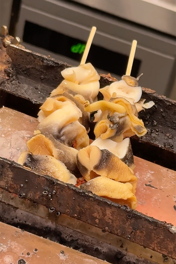 コリコリ食感がたまらん!香ばしさ満点のつぶ串
