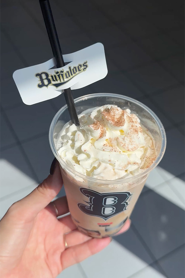 飲むデザート！コーヒーゼリーたっぷりのカフェラテ