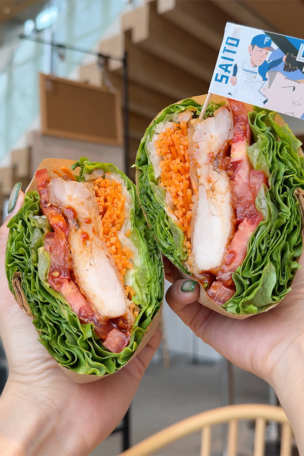 新鮮な野菜をたっぷり使ったレタスバーガーでヘルシーに