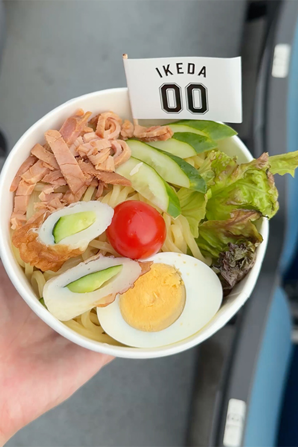池田来翔選手の地元・千葉県産の食材を使用!具だくさんの冷やし中華