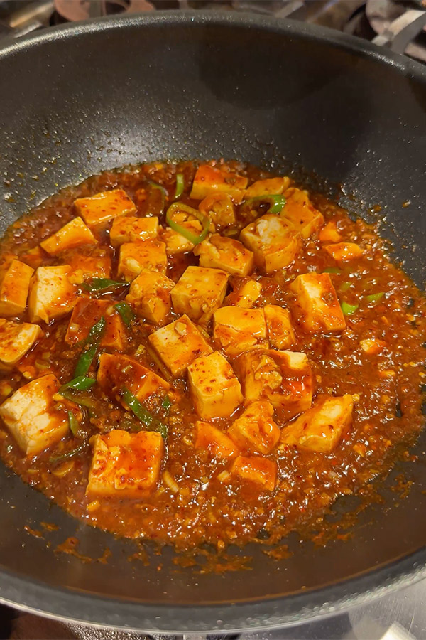 しびれるうまさ！四川料理の巨匠が手掛ける特製麻婆豆腐