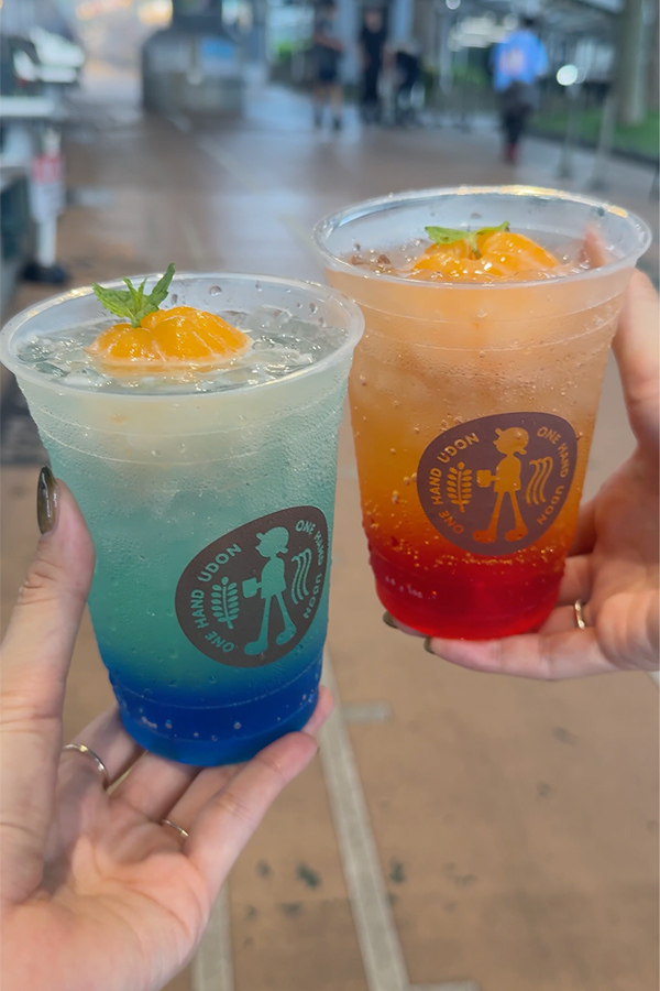 鮮やかなビジュアルも夏にぴったり◎冷凍みかん入りソーダ