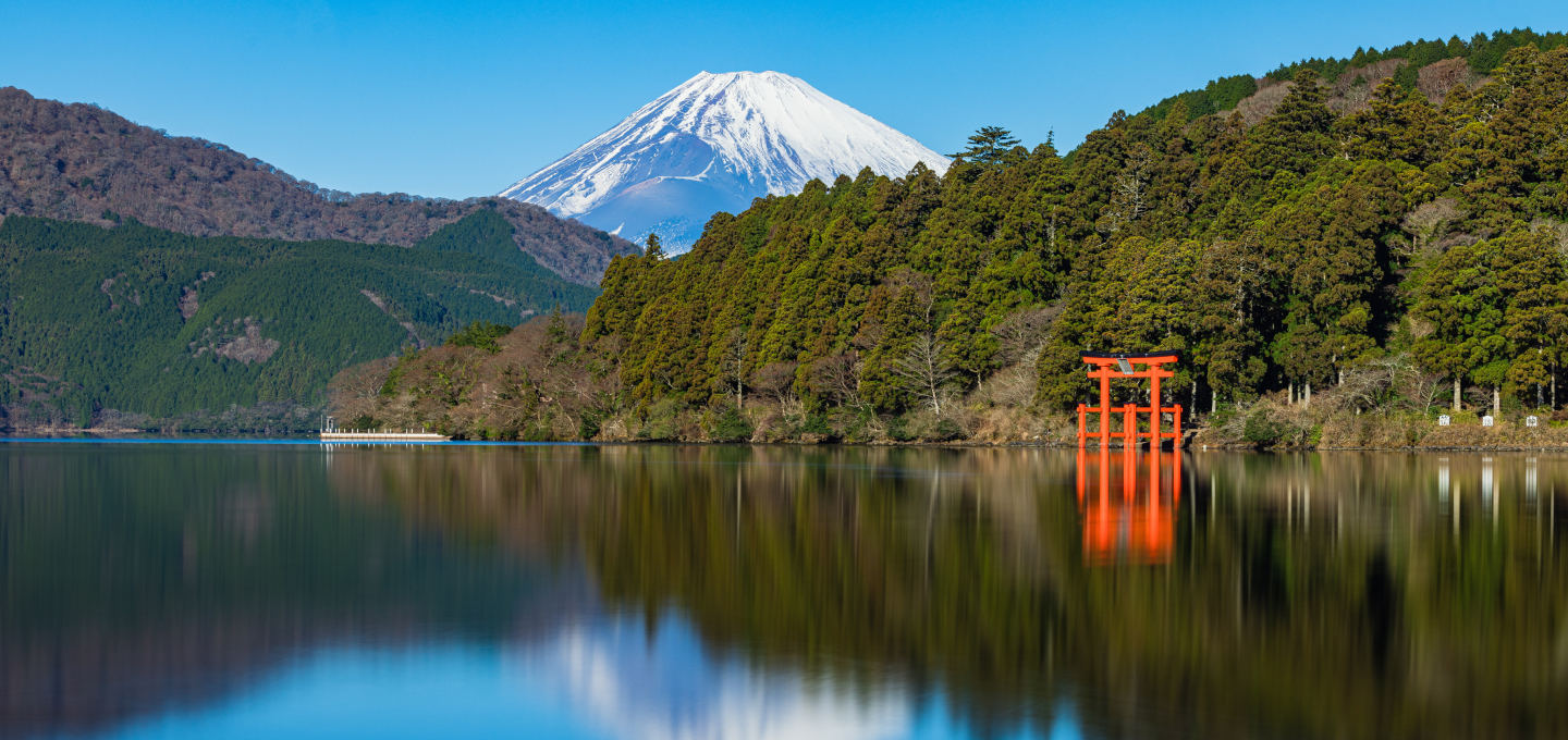 [1 Night] Stay in a MONS GORA Villa in Hakone and Tour Lake Ashinoko with its Stunning Views of Mount Fuji