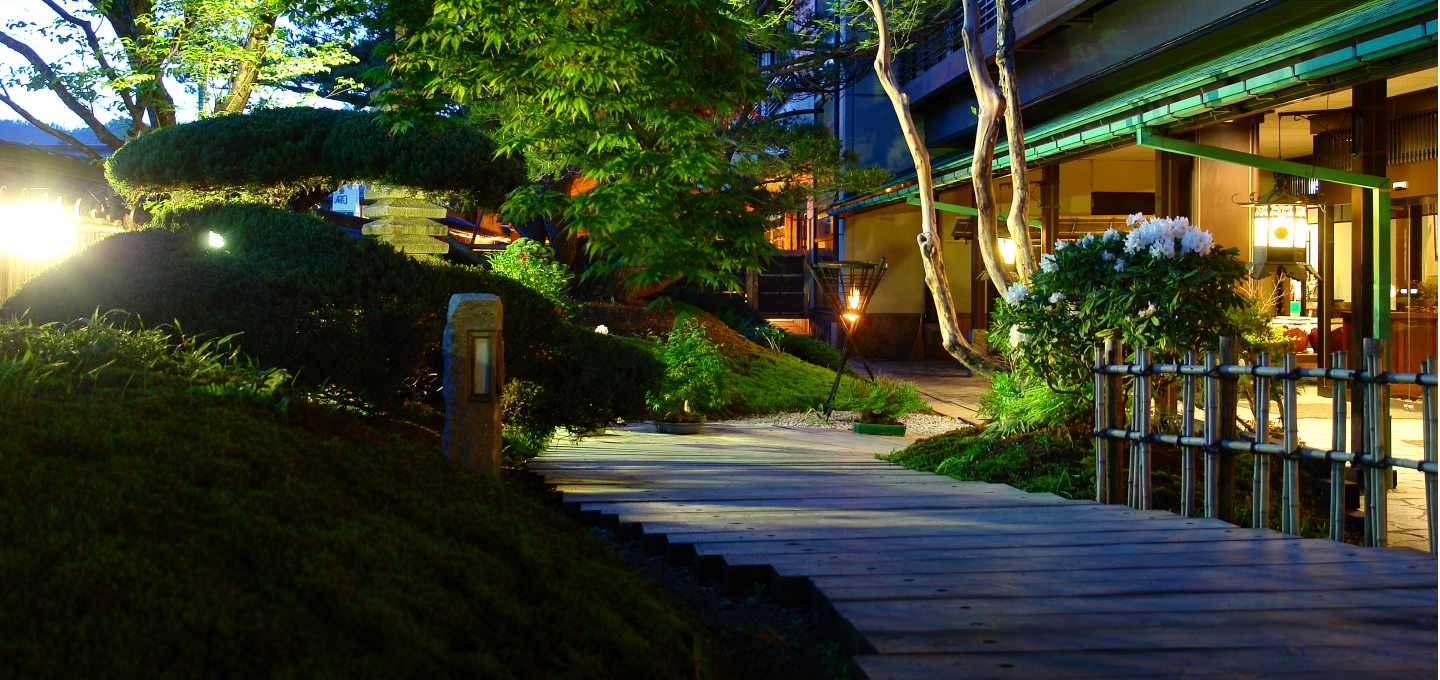  [Short Stay] Unwind at a Stylish Ryokan in Takayama to Experience Artisanal Woodworking and a Traditional Tea Ceremony 