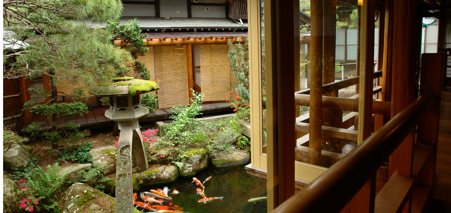 [Short Stay]  Experience True Relaxation at a Luxury Ryokan and Reconnect with Nature at a Mountain Temple in Takayama