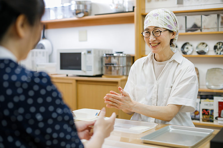Make Japanese Sweets with Demonstration at Wagashi Issho, Kyoto