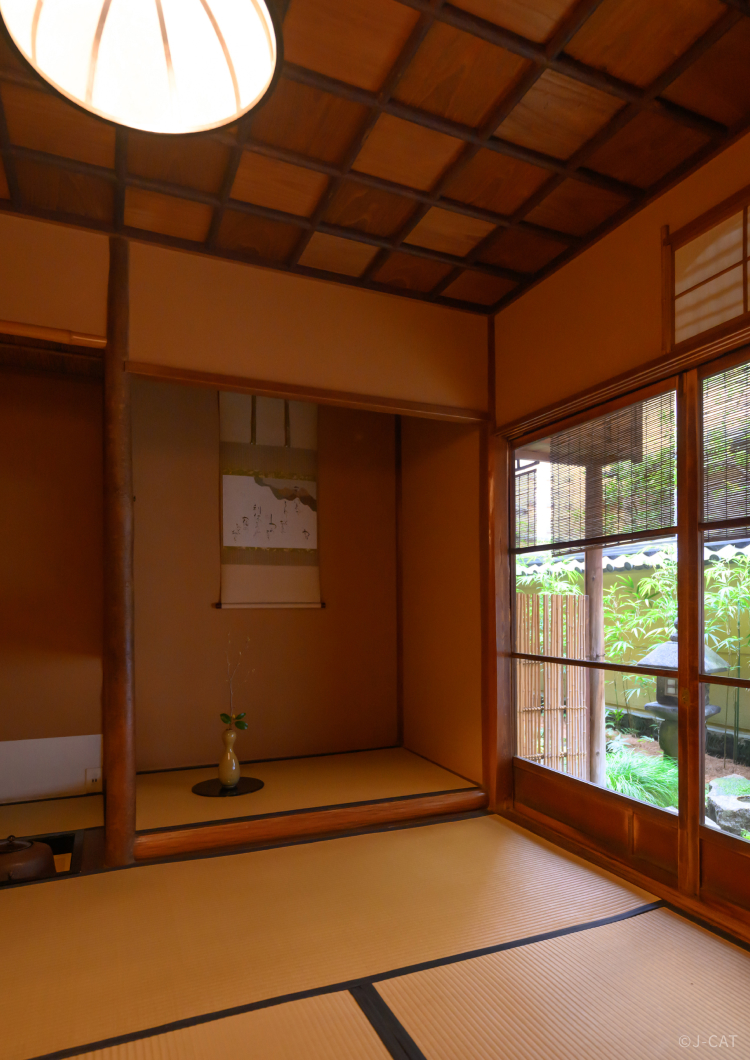 [1 Night]  Learn the Kintsugi Repair Technique at a Local Urushi Shop in Kyoto and Experience True Hospitality at Sumiya Ryokan 