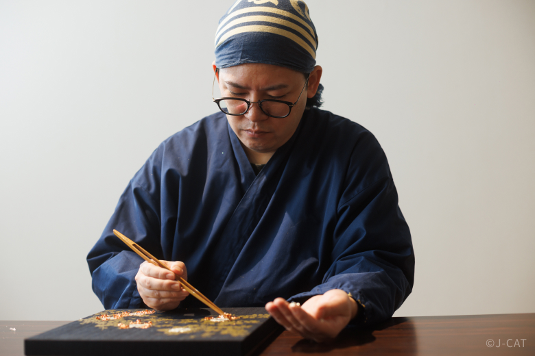 京都「大西常商店」京扇子の老舗で伝統柄の絵付け体験