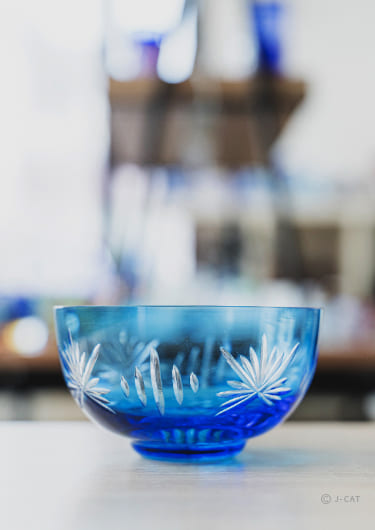 Cut Patterns Into an Edo Glass Matcha Bowl & Experience the