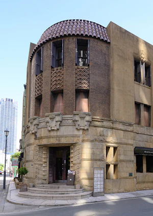 遠く大大阪時代の記憶を刻む「芝川ビル」。時を超えて育まれる、独創的な美意識と物語。の画像