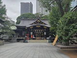 【十二社熊野神社】西新宿に勤めていた頃から知っていた神社へ、ようやく初参拝。紫陽花とアマビエの御朱印をいただく
