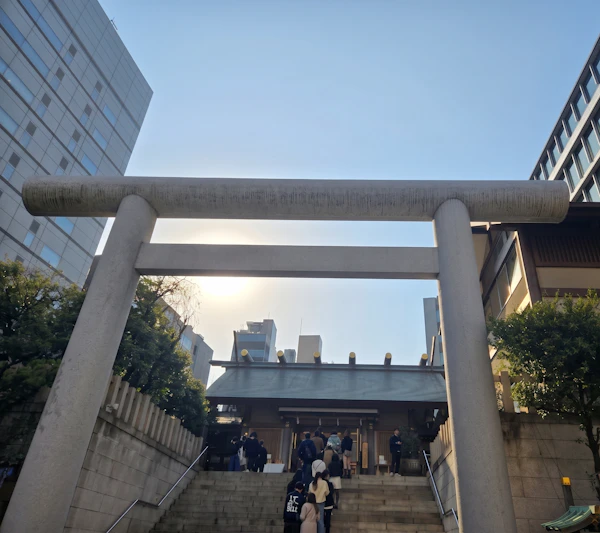 【芝大神宮】推し活界隈で人気の強運御守。お礼参りと桜限定御朱印をいただく