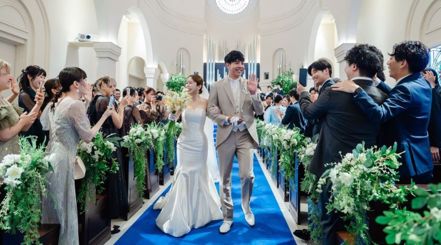 みんなが気軽に楽しめる、海をイメージした結婚式