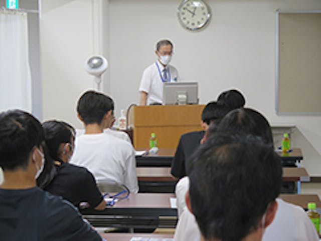 1.学校の特色・学科の特長・入試制度の説明　　　蛭子　博志　事務長