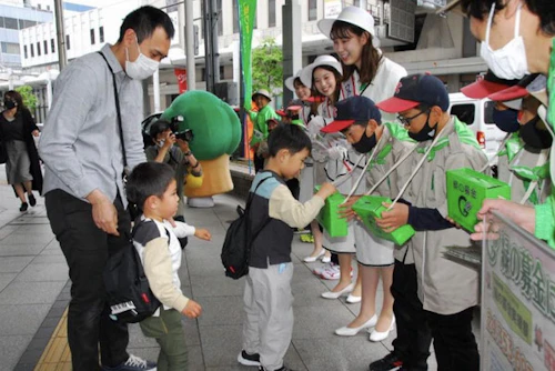 現場セミナー　緑の街頭募金活動に参加しての活動写真