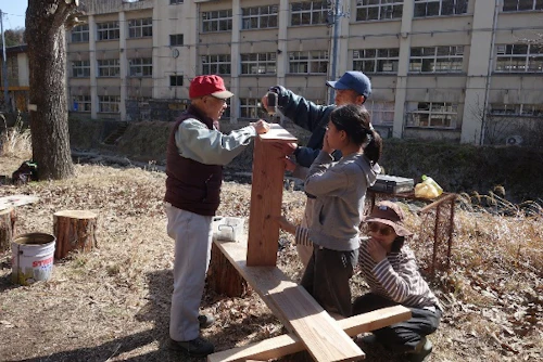 大きなお土産　木の棚に挑戦
