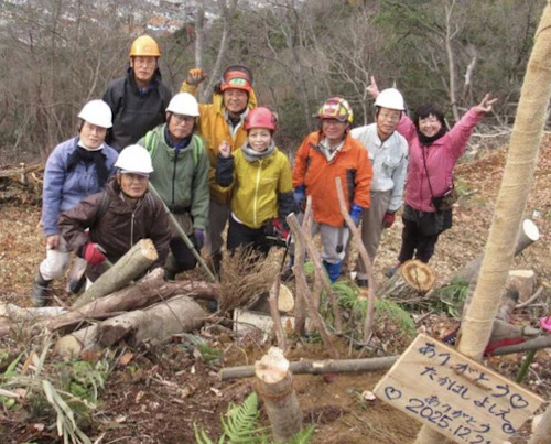 現場セミナー：鬼ケ城山 陽光桜の植樹に汗を流しての活動写真