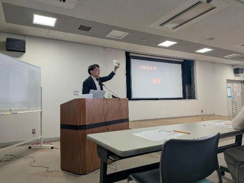 スライドを使い熱弁の正本大講師