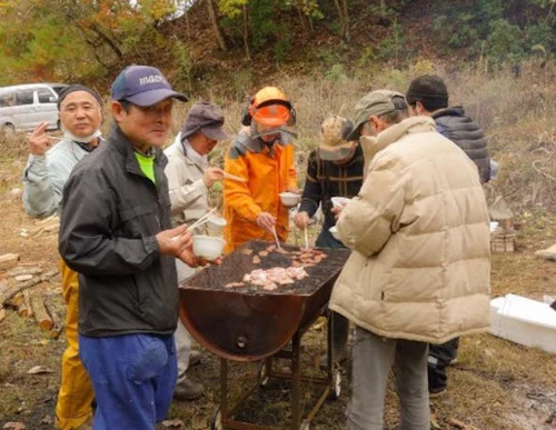番外編現場セミナー「炭焼き体験講座」の活動写真