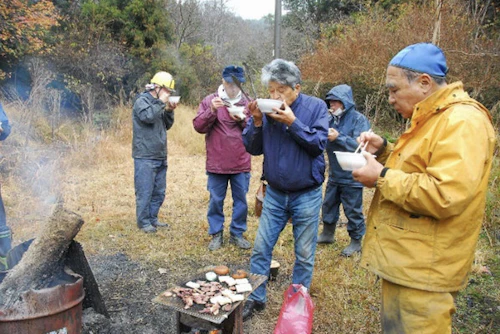 番外編現場セミナー　炭焼き体験講座の活動写真
