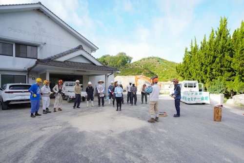 番外編現場セミナー 夏の太陽に負けず、苗木の成長を応援！「にっせきの森」下草刈り活動報告の活動写真