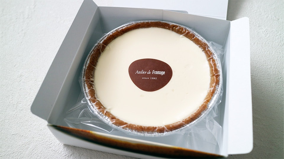 アトリエ ド フロマージュの絶品 自家製生チーズケーキ をお取り寄せ 実食レポートや気になる評判も スイーツのことならtastemade アトリエ ド フロマージュの絶品 自家製生チーズケーキ をお取り寄せ 実食レポートや気になる評判も スイーツのことならtastemade