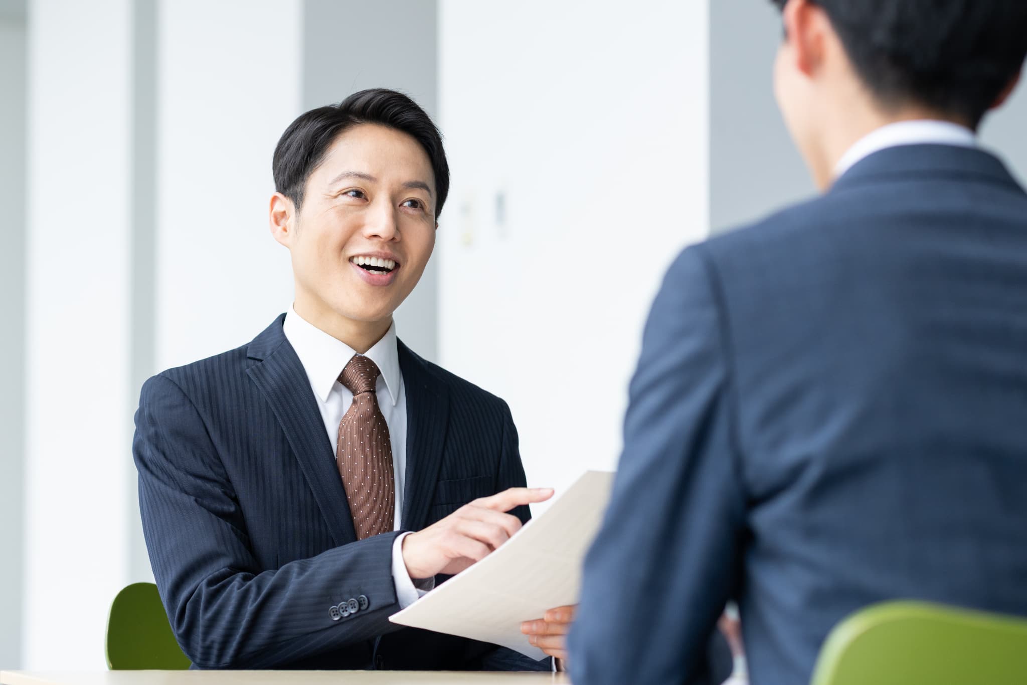 既婚者の男性行政書士と出会う方法