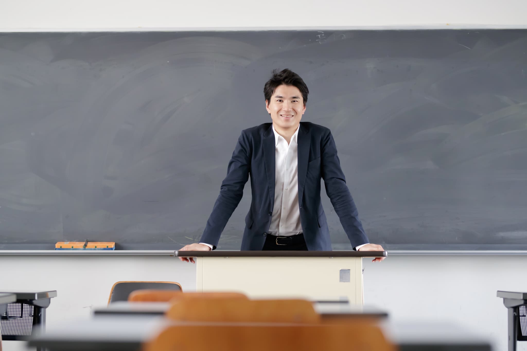 既婚者の男性専門学校講師と出会う方法