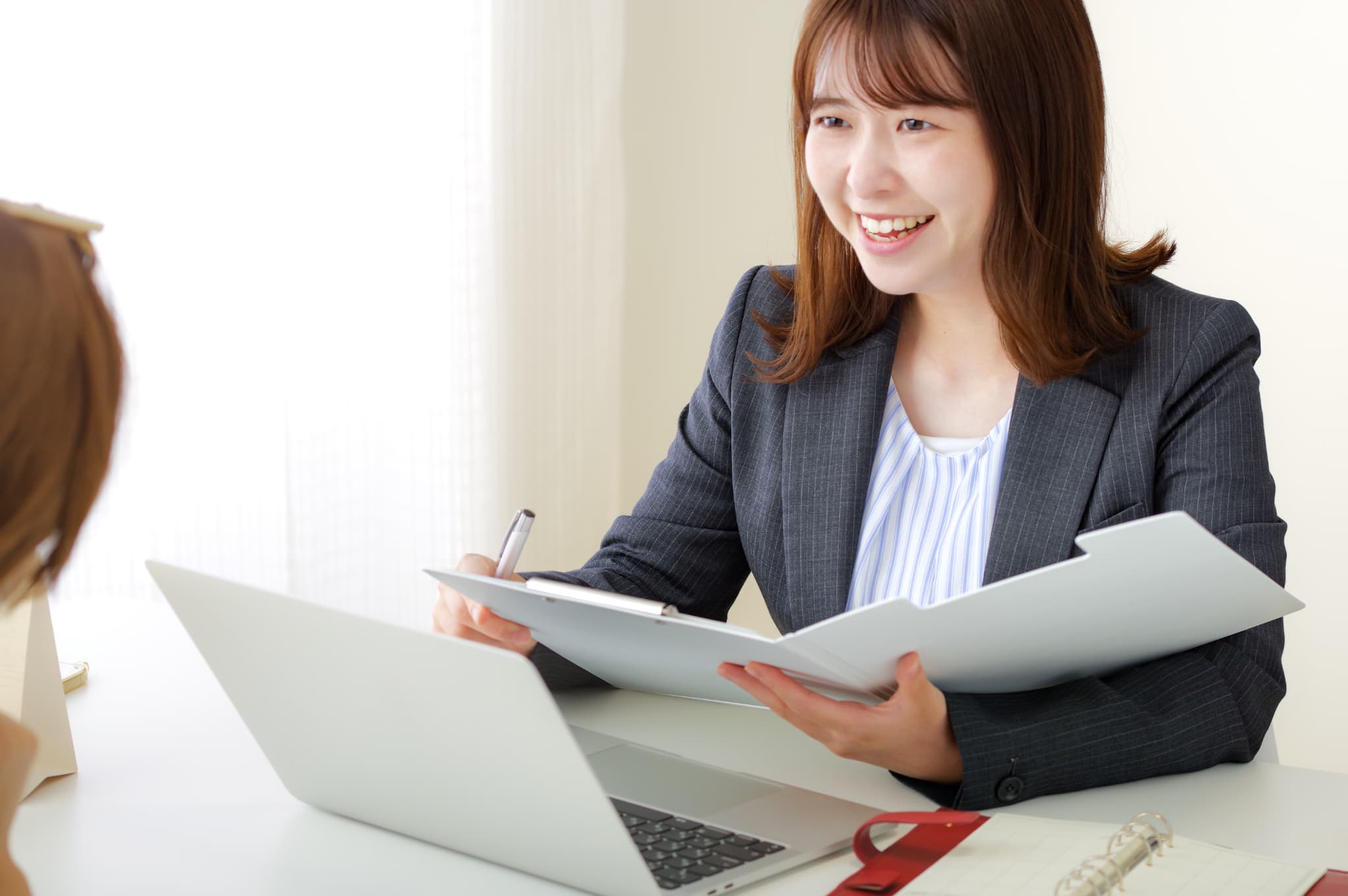 既婚者の女性社労士と出会う方法