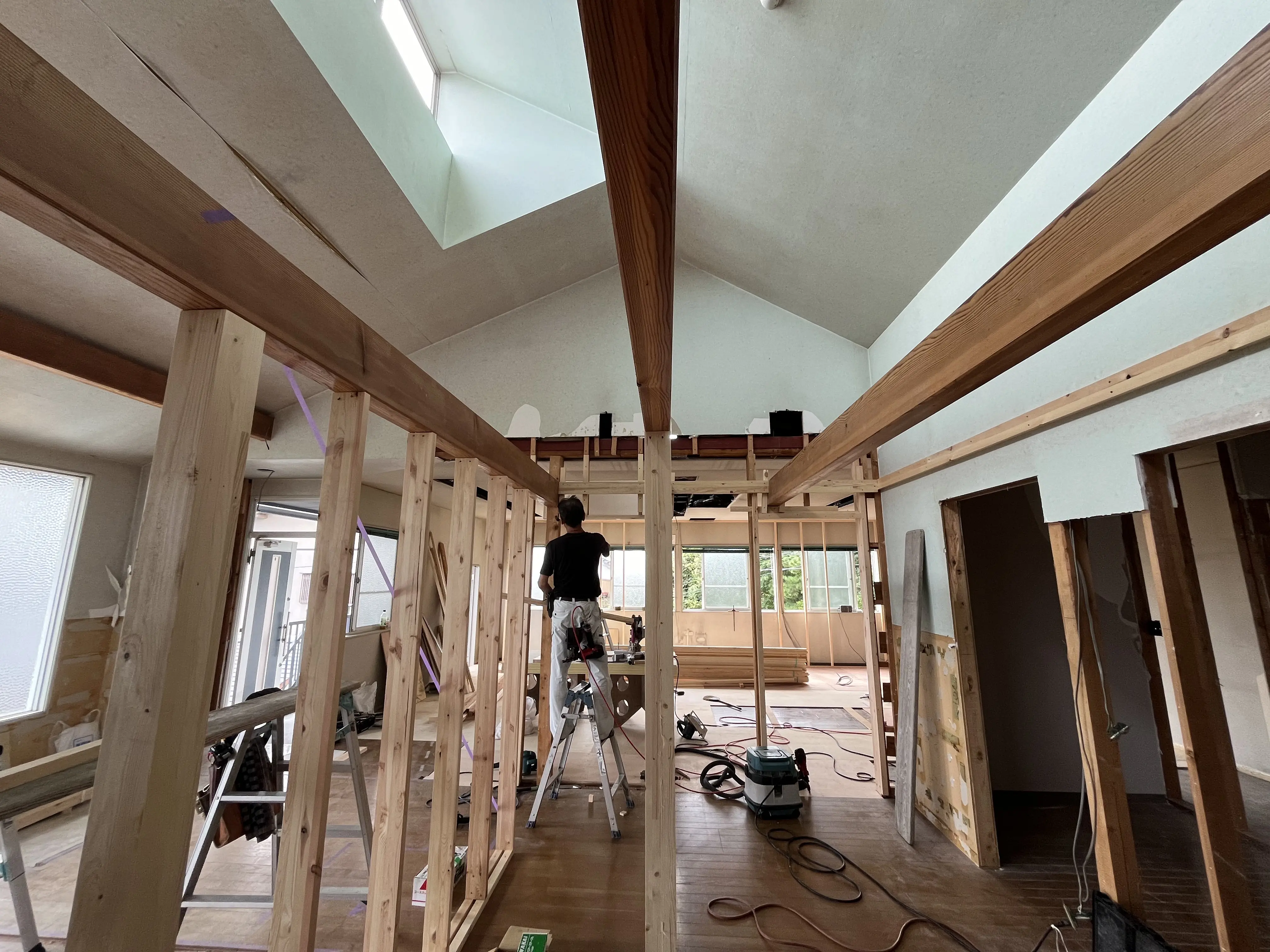 4. 小屋裏