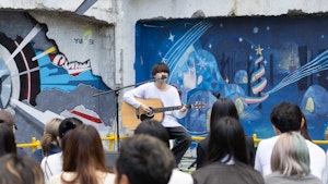 札幌の街角がライブ会場に。初開催「GREEN STREET × FROM STREET PROJECT powered by Eggs」ライブレポート