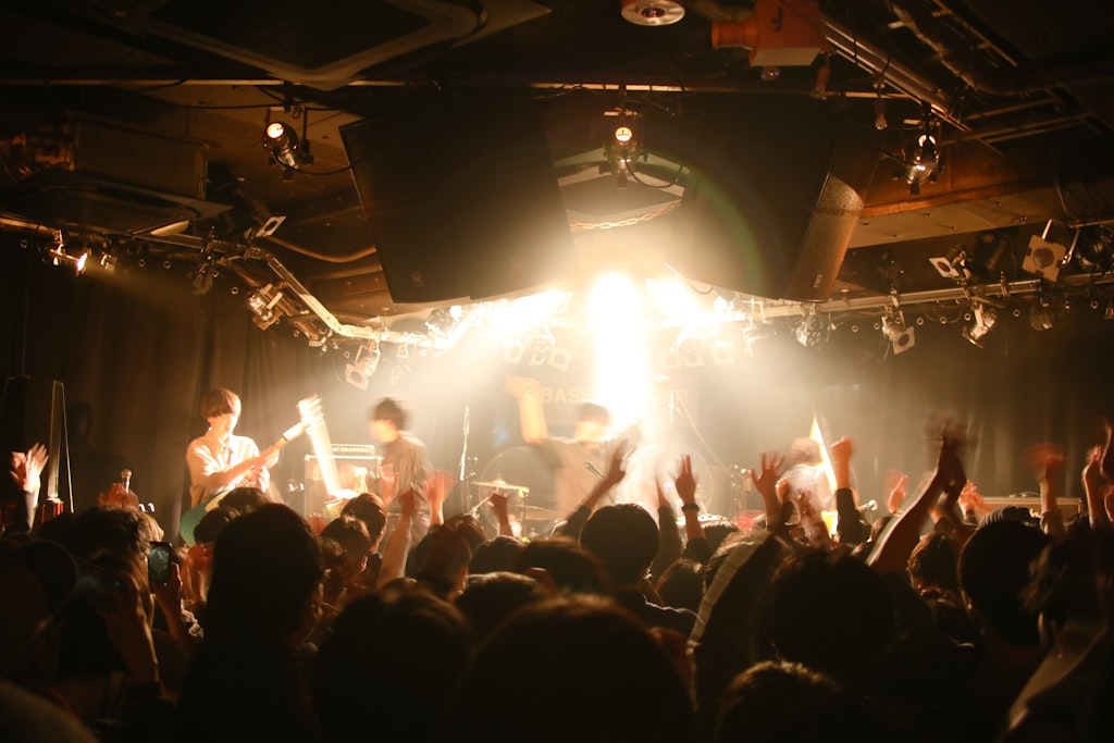独創的ポップネスがフロアに残した興奮――Trooper Salute『Trooper Salute 2 Release Tour』下北沢BASEMENT BAR