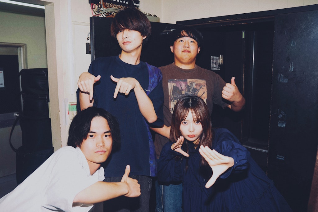 11月マンスリープッシュアーティストインタビュー 〜閃光少女〜 