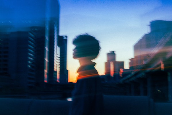 春の始まりに揺れる感情を描く爽快なミドルナンバー。modern times Bloom、新曲『曖昧 me』を配信リリース!