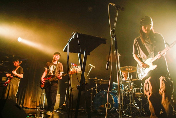 ANORAK!（アノラック！）リリースツアー『Fav Riff Tour 2025』のファイナル、渋谷WWWでのライブをレポート 