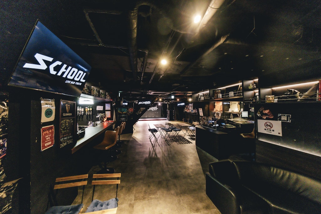 「特集・ライブハウスの中の人」vol.16〜東京・六本木編 / SCHOOL LIVE & BAR TOKYO（スクールライブバートーキョー）〜