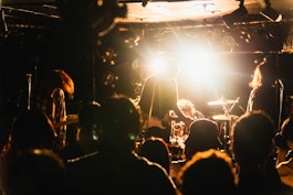 下北沢DaisyBarに実力派バンドが集結した『Eggsレコメンライブ Vol.26』のレポートをお届け!!