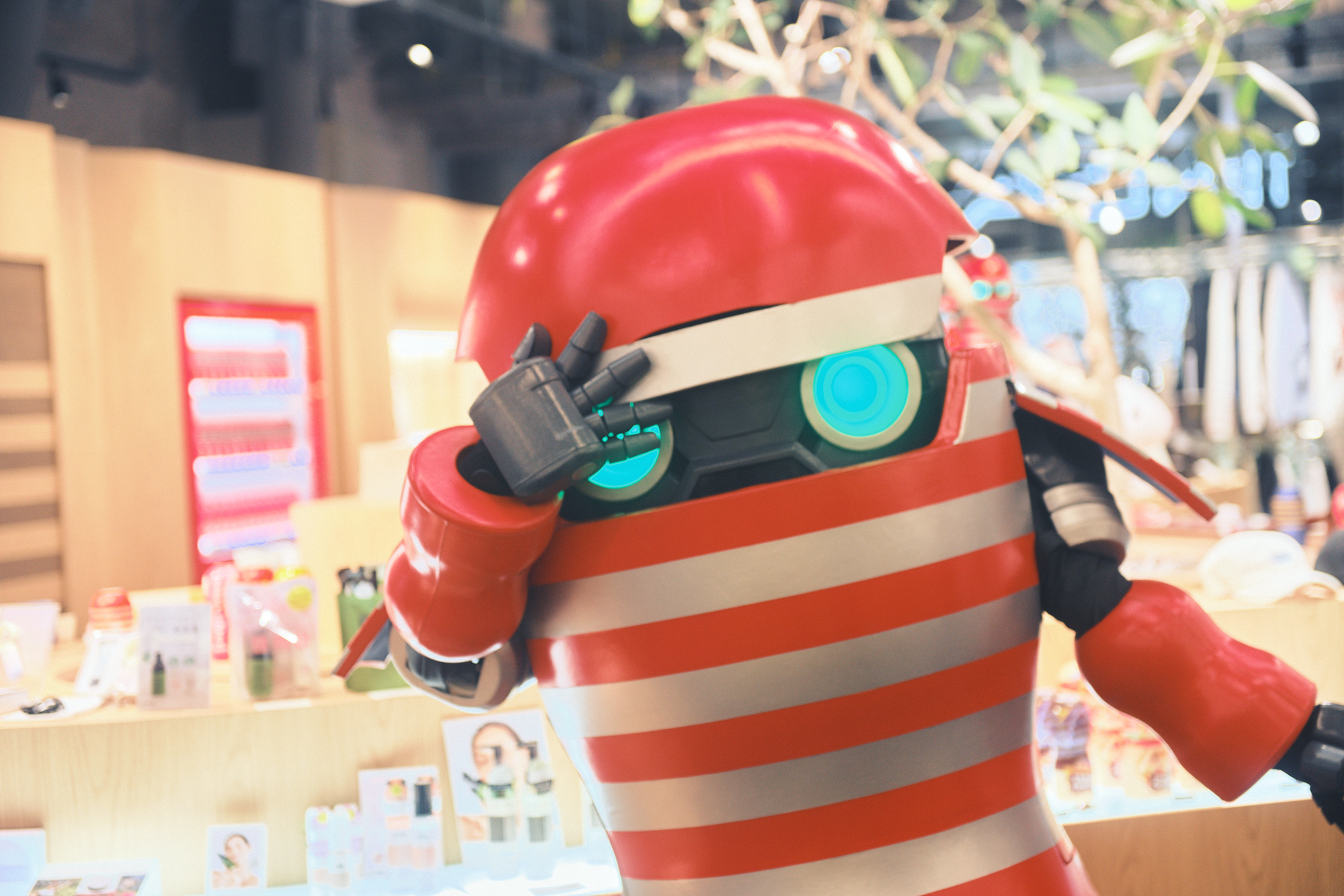 2階の「TENGA LAND」ではTENGA公式相棒ロボット「TENGAロボ」も登場
