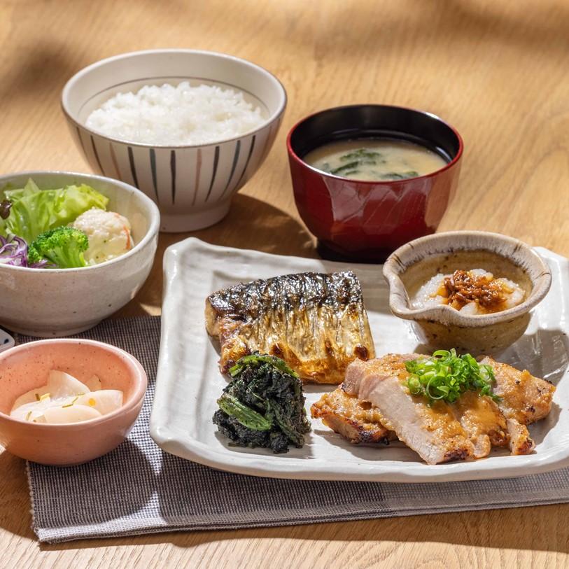 ごはん処定食　豚ロースの味噌漬けとさばの炭火焼き